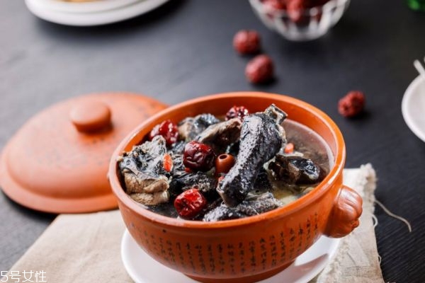 阿膠和什么一起燉比較好 阿膠燉什么最補血 阿膠和什么一起燉比較好 阿膠燉什么最補血