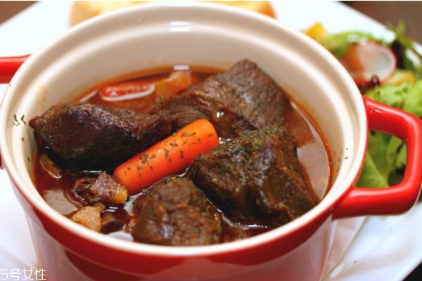 阿膠和什么一起燉比較好 阿膠燉什么最補血 阿膠和什么一起燉比較好 阿膠燉什么最補血