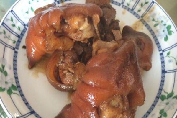 吃豬蹄到底美容還是長胖 吃豬蹄的好處和壞處 吃豬蹄到底美容還是長胖 吃豬蹄的好處和壞處