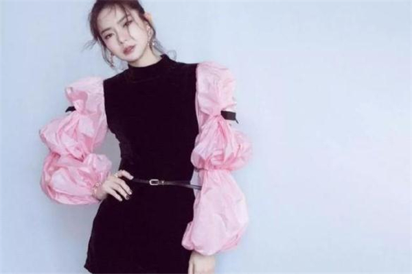 手臂粗可以穿泡泡袖嗎 看具體身型 手臂粗可以穿泡泡袖嗎 看具體身型