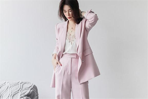 休閑西裝配什么褲子 春季西裝搭配 休閑西裝配什么褲子 春季西裝搭配