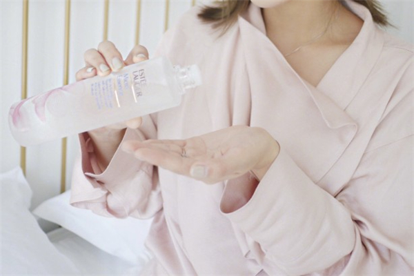 雅詩蘭黛櫻花微精華好用嗎 全新精華露測(cè)評(píng) 雅詩蘭黛櫻花微精華好用嗎 全新精華露測(cè)評(píng)