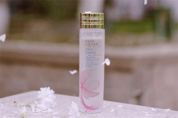 雅詩蘭黛櫻花微精華怎么用 櫻花微精華正確用法 雅詩蘭黛櫻花微精華怎么用 櫻花微精華正確用法