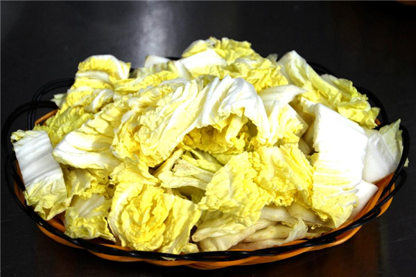 黃芽菜可以生吃嗎 涼拌黃芽菜做法 黃芽菜可以生吃嗎 涼拌黃芽菜做法