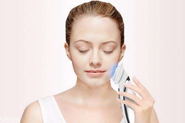 激光祛斑反黑會恢復(fù)嗎 激光祛斑注意事項(xiàng) 激光祛斑反黑會恢復(fù)嗎 激光祛斑注意事項(xiàng)