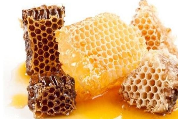 蜂蜜水可以天天喝嗎 喝蜂蜜要講究時(shí)間 蜂蜜水可以天天喝嗎 喝蜂蜜要講究時(shí)間