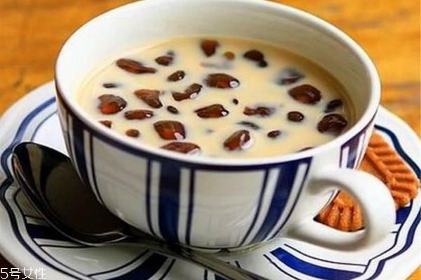 奶茶喝不完怎么保存 喝不完的奶茶要怎么保存 奶茶喝不完怎么保存 喝不完的奶茶要怎么保存