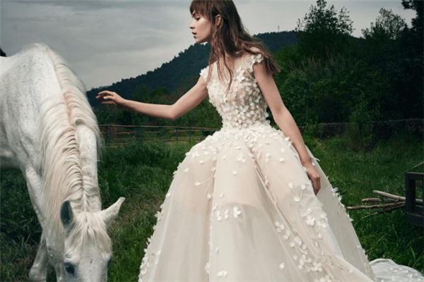 saiid kobeisy婚紗價(jià)格 滿足你的公主夢(mèng) saiid kobeisy婚紗價(jià)格 滿足你的公主夢(mèng)