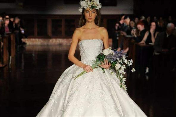 jenny packham婚紗價格 屬于高定級別 jenny packham婚紗價格 屬于高定級別