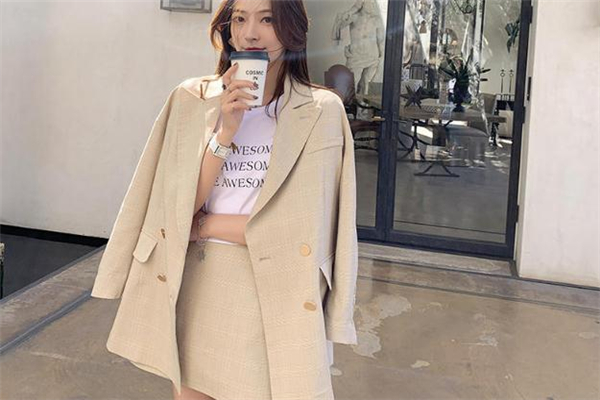 夏天上班怎么搭配衣服 清涼又干練 夏天上班怎么搭配衣服 清涼又干練