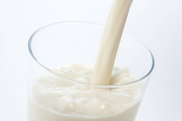 過期牛奶能喝嗎 最好是不要喝 過期牛奶能喝嗎 最好是不要喝