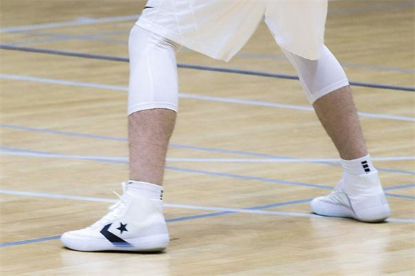 匡威all star pro bb偏碼嗎 匡威籃球鞋尺碼建議 匡威all star pro bb偏碼嗎 匡威籃球鞋尺碼建議