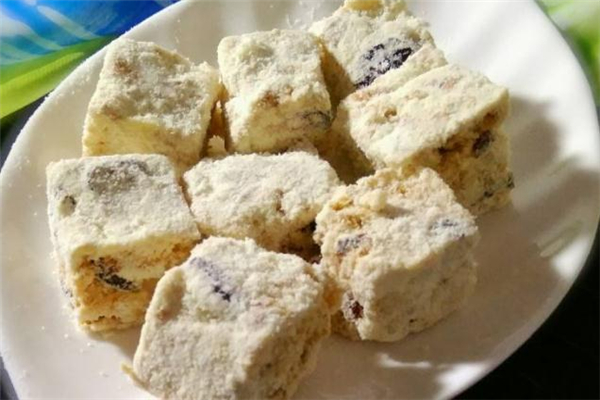 雪花酥需要用烤箱嗎 烤箱做雪花酥的做法 雪花酥需要用烤箱嗎 烤箱做雪花酥的做法