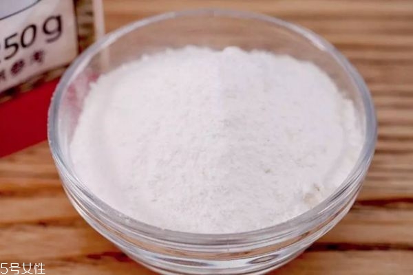 糖粉和糖霜可以相互替代嗎 糖粉和糖霜的區(qū)別 糖粉和糖霜可以相互替代嗎 糖粉和糖霜的區(qū)別