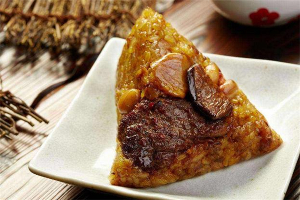 粽子發(fā)黃是怎么回事 粽子發(fā)黃還能吃嗎 粽子發(fā)黃是怎么回事 粽子發(fā)黃還能吃嗎