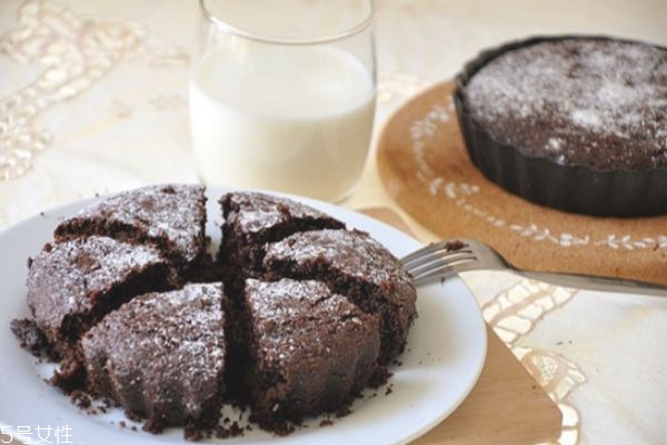 糖粉和糖霜可以相互替代嗎 糖粉和糖霜的區(qū)別 糖粉和糖霜可以相互替代嗎 糖粉和糖霜的區(qū)別