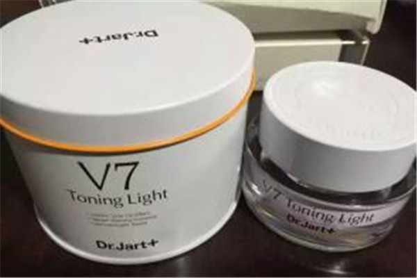 素顏霜可以當面霜用嗎 這樣使用比較好 素顏霜可以當面霜用嗎 這樣使用比較好