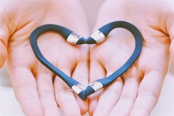 ear up瘦臉耳環(huán)怎么戴-ear up瘦臉耳環(huán)正確用法 ear up瘦臉耳環(huán)怎么戴-ear up瘦臉耳環(huán)正確用法