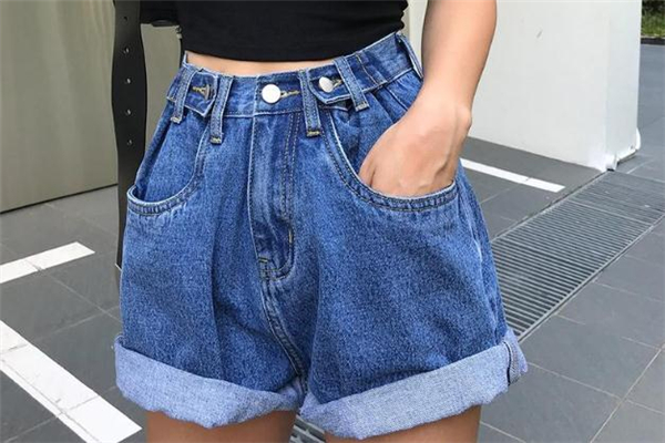 大腿粗穿什么短褲顯瘦 大腿贅肉輕松隱藏 大腿粗穿什么短褲顯瘦 大腿贅肉輕松隱藏