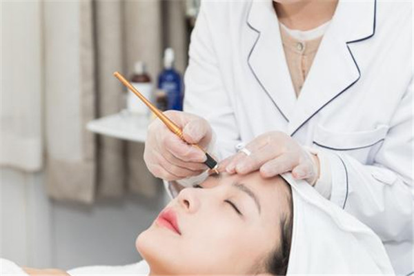 雙眼皮疤痕修復(fù)要多少錢 雙眼皮怎么修復(fù) 雙眼皮疤痕修復(fù)要多少錢 雙眼皮怎么修復(fù)