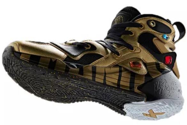 安踏kt4無(wú)限手套多少錢(qián) kt4滅霸金無(wú)限手套配色 安踏kt4無(wú)限手套多少錢(qián) kt4滅霸金無(wú)限手套配色