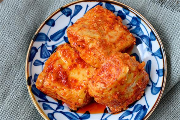 腐乳長霉了還能吃嗎 豆腐乳長白霉怎么辦 腐乳長霉了還能吃嗎 豆腐乳長白霉怎么辦