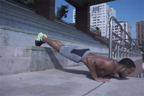 山羊挺身替代動作 哪些動作可以替代山羊挺身 山羊挺身替代動作 哪些動作可以替代山羊挺身