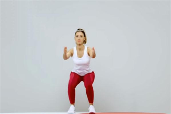深蹲跳的標(biāo)準(zhǔn)動作 深蹲跳怎么做 深蹲跳的標(biāo)準(zhǔn)動作 深蹲跳怎么做