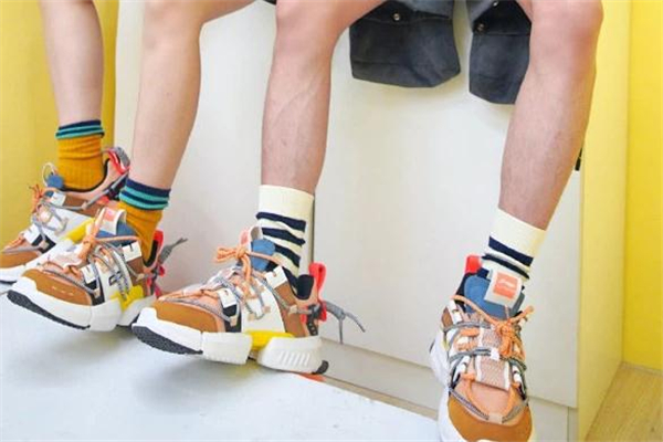 李寧盤古走秀款開箱測評 盤古走秀款2019上腳圖 李寧盤古走秀款開箱測評 盤古走秀款2019上腳圖