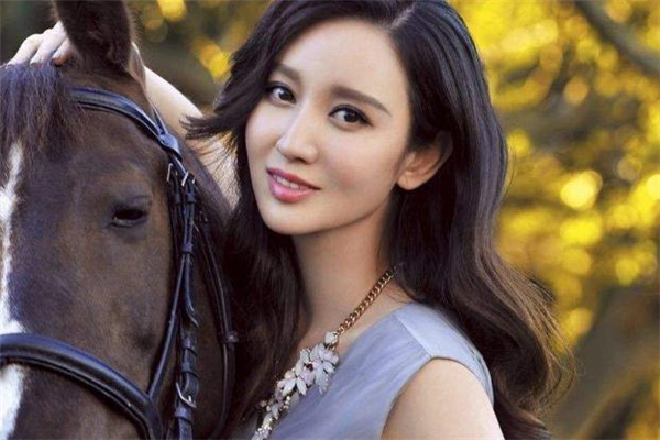 眼皮抽脂后能喝酒嗎 眼皮抽脂多久可以喝酒 眼皮抽脂后能喝酒嗎 眼皮抽脂多久可以喝酒