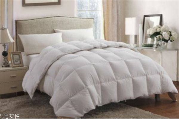 被子蓋著頭睡覺(jué)好嗎 蓋著頭睡覺(jué)有什么壞處 被子蓋著頭睡覺(jué)好嗎 蓋著頭睡覺(jué)有什么壞處