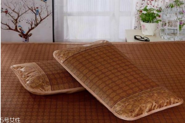 老人用什么涼席好 夏天睡涼席的注意事項(xiàng) 老人用什么涼席好 夏天睡涼席的注意事項(xiàng)