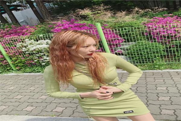 牛油果綠色衣服顯黑嗎 牛油果綠是什么顏色 牛油果綠色衣服顯黑嗎 牛油果綠是什么顏色