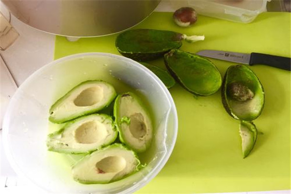 牛油果吃哪里 牛油果吃皮嗎 牛油果吃哪里 牛油果吃皮嗎