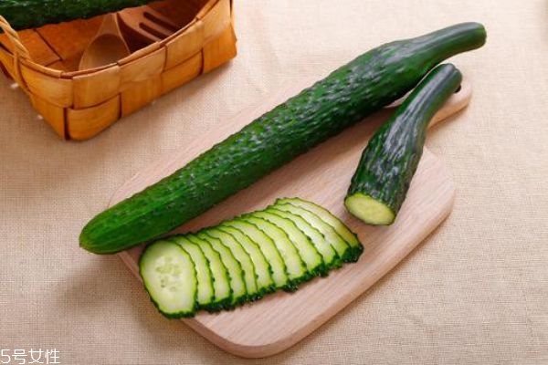 睡前吃黃瓜可以減肥嗎 黃瓜減肥7天瘦10斤 睡前吃黃瓜可以減肥嗎 黃瓜減肥7天瘦10斤
