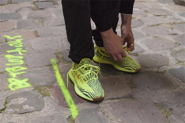 抽到y(tǒng)eezy什么時(shí)候去排隊(duì) 抽中yeezy可以不領(lǐng)嗎 抽到y(tǒng)eezy什么時(shí)候去排隊(duì) 抽中yeezy可以不領(lǐng)嗎