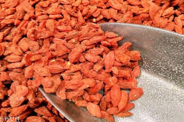 皮膚沒(méi)有光澤要吃什么 吃什么能讓臉透亮 皮膚沒(méi)有光澤要吃什么 吃什么能讓臉透亮