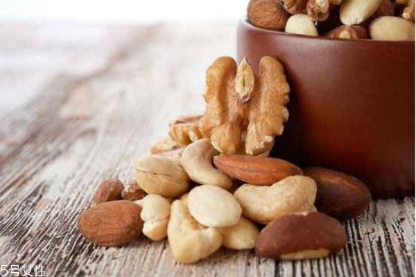 皮膚沒(méi)有光澤要吃什么 吃什么能讓臉透亮 皮膚沒(méi)有光澤要吃什么 吃什么能讓臉透亮