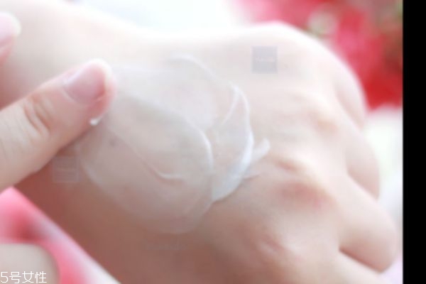 yukeido頸霜怎么用 yukeido美頸霜使用方法 yukeido頸霜怎么用 yukeido美頸霜使用方法