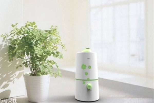 加濕器費(fèi)電嗎 加濕器有霧的好還是沒(méi)霧的好 加濕器費(fèi)電嗎 加濕器有霧的好還是沒(méi)霧的好