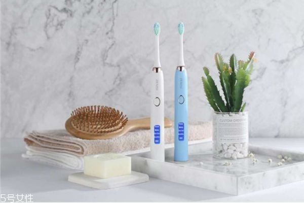 電動牙刷充電一次可以用多久 電動牙刷正確的使用方法 電動牙刷充電一次可以用多久 電動牙刷正確的使用方法
