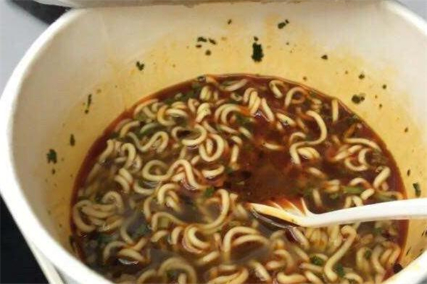 泡面桶屬于什么垃圾 吃過(guò)的泡面盒是可回收垃圾嗎 泡面桶屬于什么垃圾 吃過(guò)的泡面盒是可回收垃圾嗎