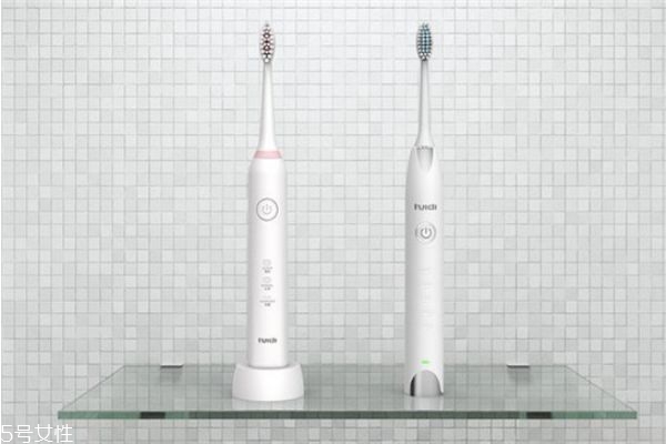 電動牙刷充電一次可以用多久 電動牙刷正確的使用方法 電動牙刷充電一次可以用多久 電動牙刷正確的使用方法