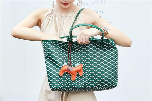 韓國狗牙包是什么牌子 韓國狗牙包包在哪買 韓國狗牙包是什么牌子 韓國狗牙包包在哪買