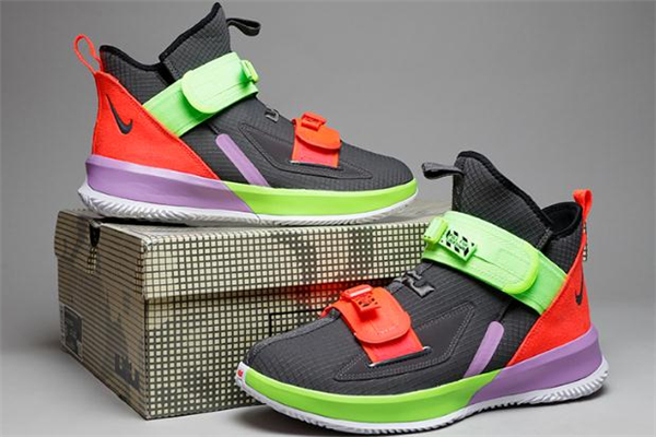 耐克詹姆斯士兵13開箱測評 lbj13開箱評測 耐克詹姆斯士兵13開箱測評 lbj13開箱評測