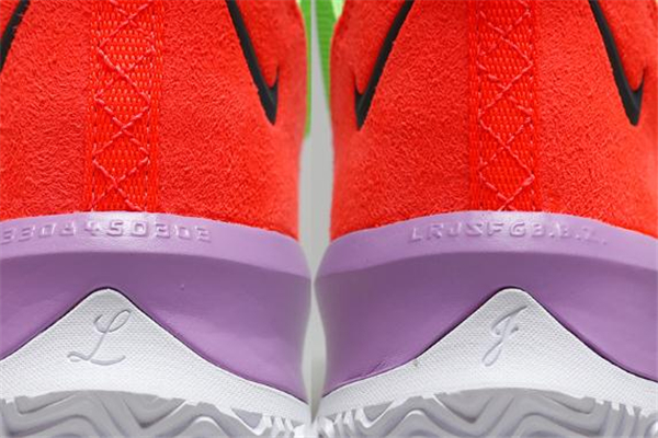 耐克詹姆斯士兵13開箱測評 lbj13開箱評測 耐克詹姆斯士兵13開箱測評 lbj13開箱評測