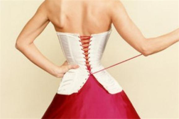 束腰帶會(huì)擠壓內(nèi)臟嗎 穿束腰會(huì)壓迫內(nèi)臟嗎 束腰帶會(huì)擠壓內(nèi)臟嗎 穿束腰會(huì)壓迫內(nèi)臟嗎