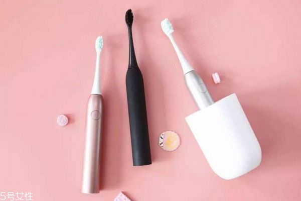 電動牙刷聲波式與旋轉(zhuǎn)式哪個好 兩者對比區(qū)別 電動牙刷聲波式與旋轉(zhuǎn)式哪個好 兩者對比區(qū)別