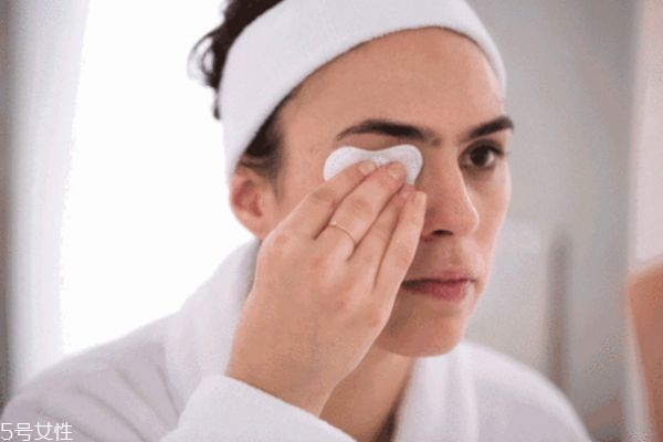什么可以代替卸妝水 忘帶卸妝水用什么代替 什么可以代替卸妝水 忘帶卸妝水用什么代替