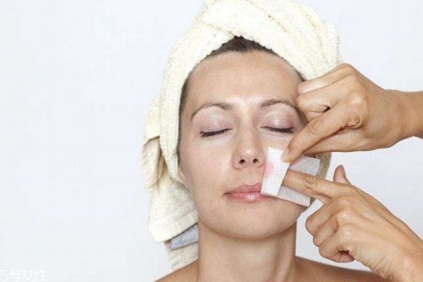 外出沒帶卸妝怎么辦 臨時卸妝用什么代替 外出沒帶卸妝怎么辦 臨時卸妝用什么代替
